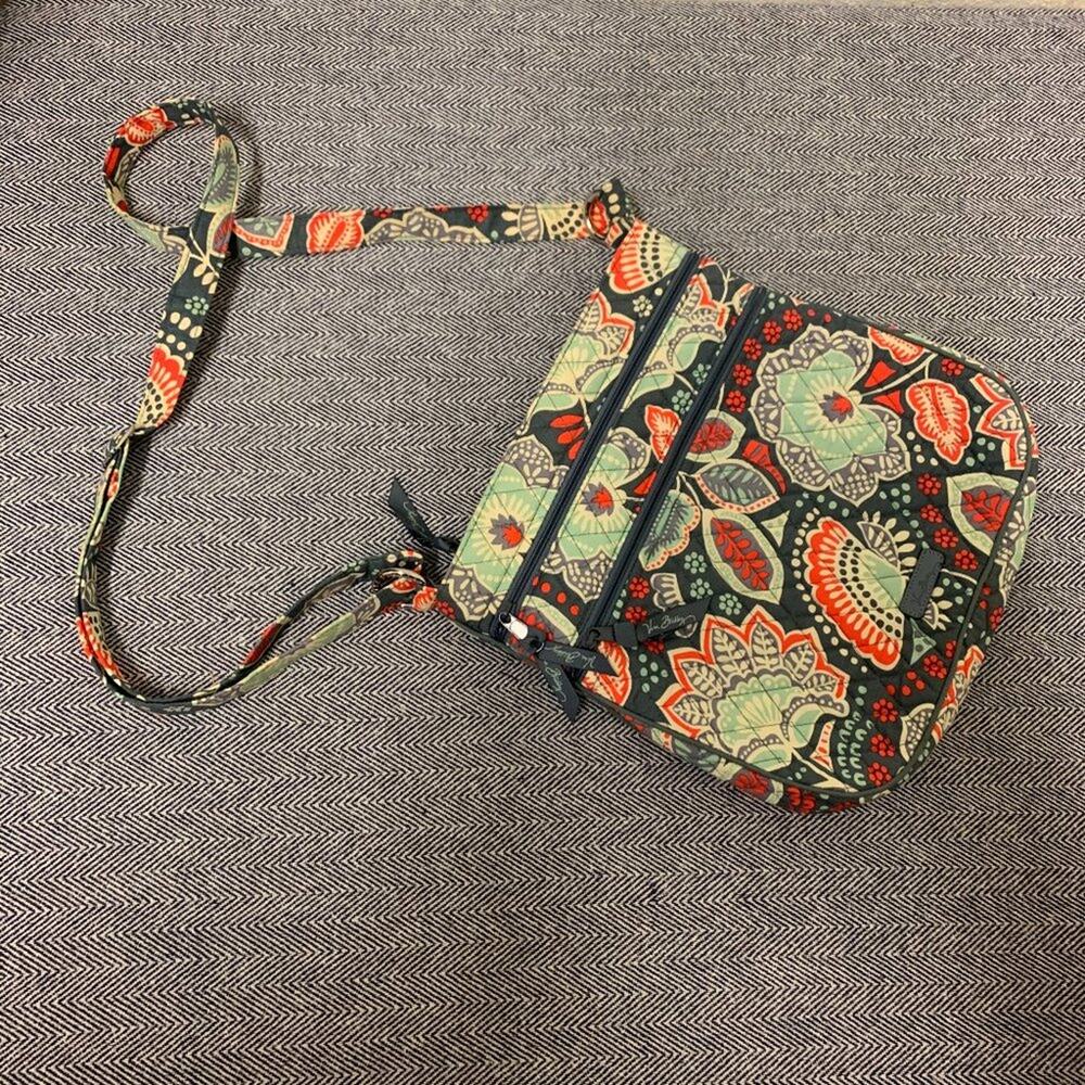 VERA BRADLEY - Three Zip Hipster